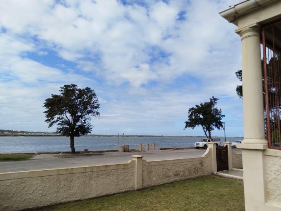 3 Bedroom Property for Sale in Swartkops Eastern Cape